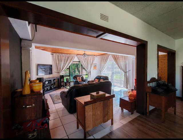 4 BEDROOM HOUSE FOR SALE IN THREE RIVERS EAST